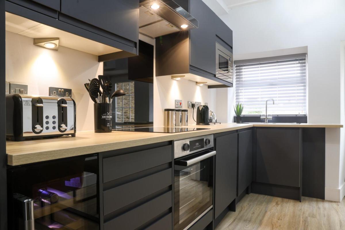 Beam End Snainton - Modern 2-Bedroom Stone Cottage Экстерьер фото