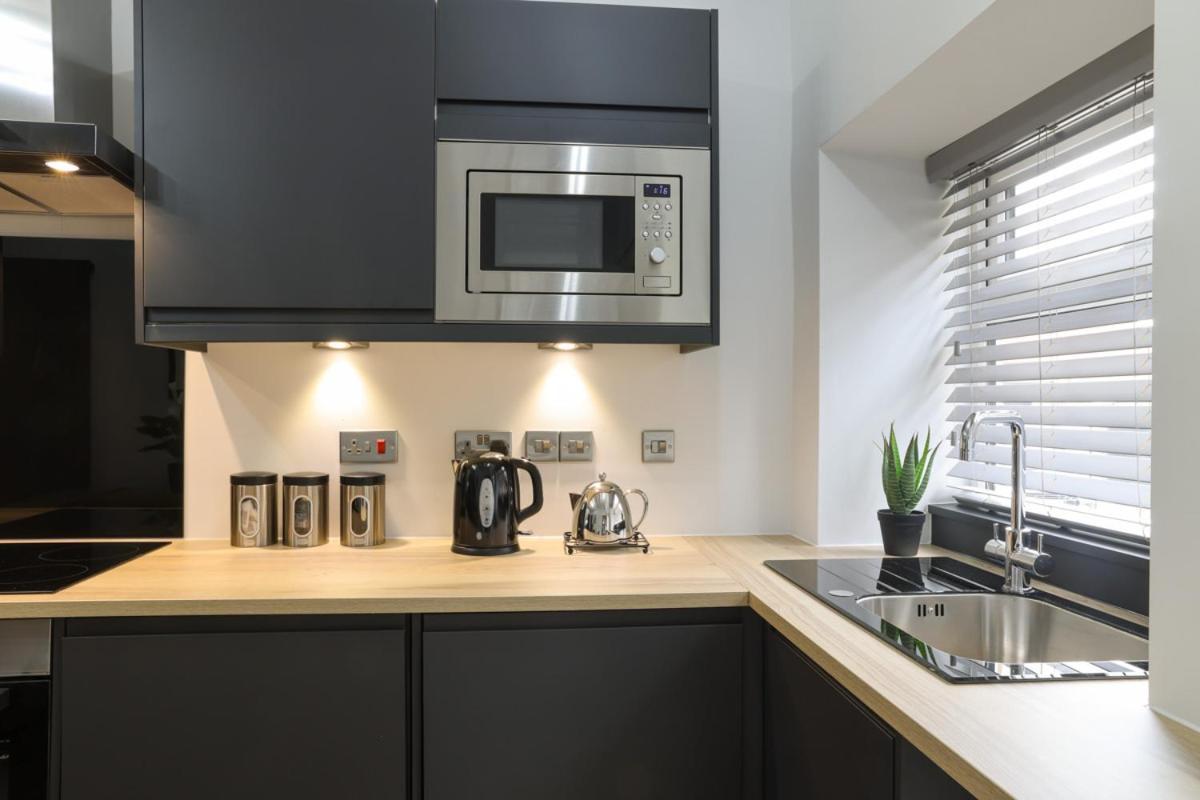 Beam End Snainton - Modern 2-Bedroom Stone Cottage Экстерьер фото