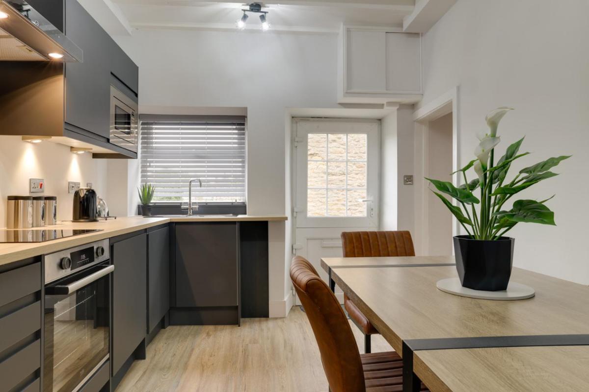 Beam End Snainton - Modern 2-Bedroom Stone Cottage Экстерьер фото