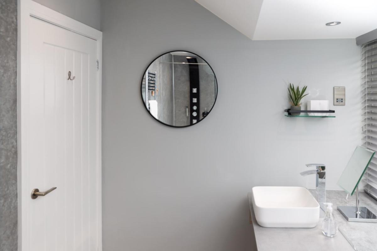 Beam End Snainton - Modern 2-Bedroom Stone Cottage Экстерьер фото