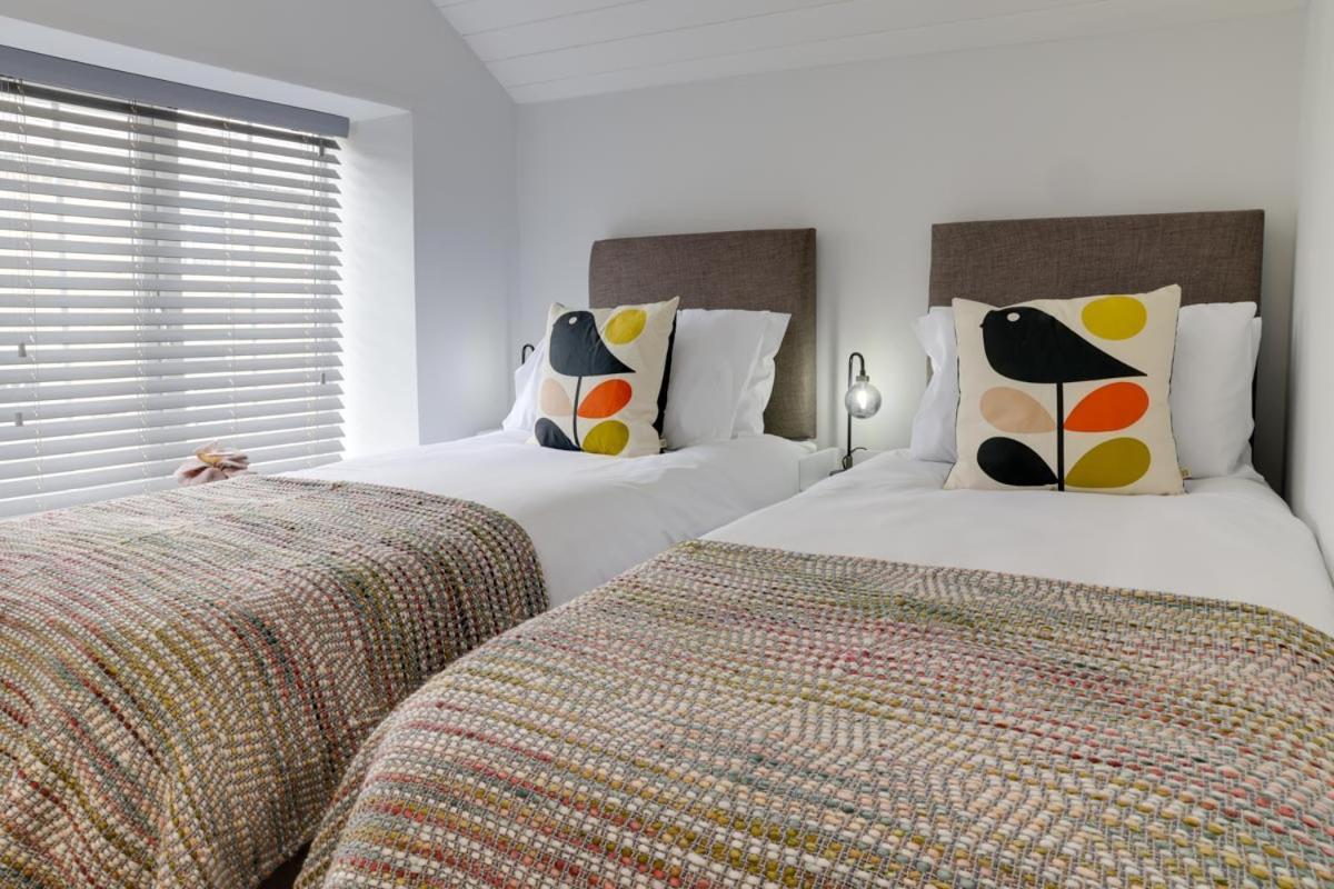 Beam End Snainton - Modern 2-Bedroom Stone Cottage Экстерьер фото